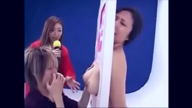 Hot japanese schoolgirl pees and rubs himself when she did