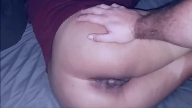 horny babe knows how to suck a dick