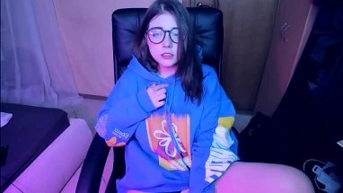 big booty bitch never looks behind who fucks her pussy